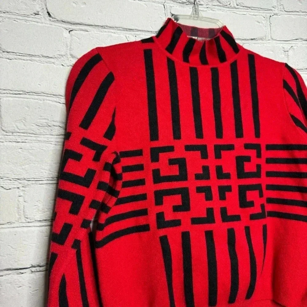 Vinizbena Women’s Red/Black Cropped Sweater size Medium